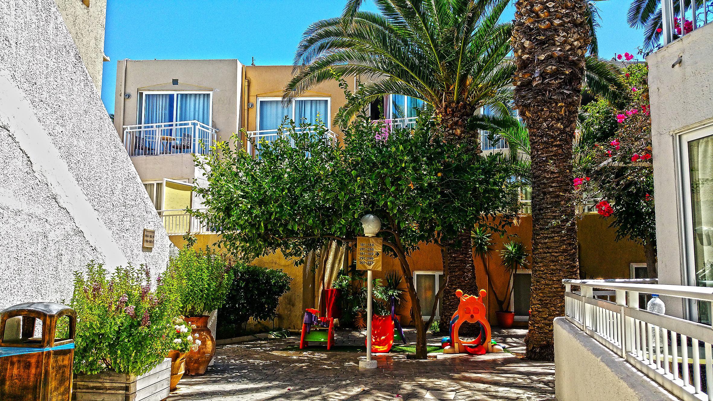 Nefeli Hotel Platanes  Exterior photo